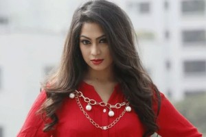 ওমরাহ হজ করতে গেলেন পপি