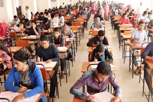 পাস বেশি, সুযোগ কম