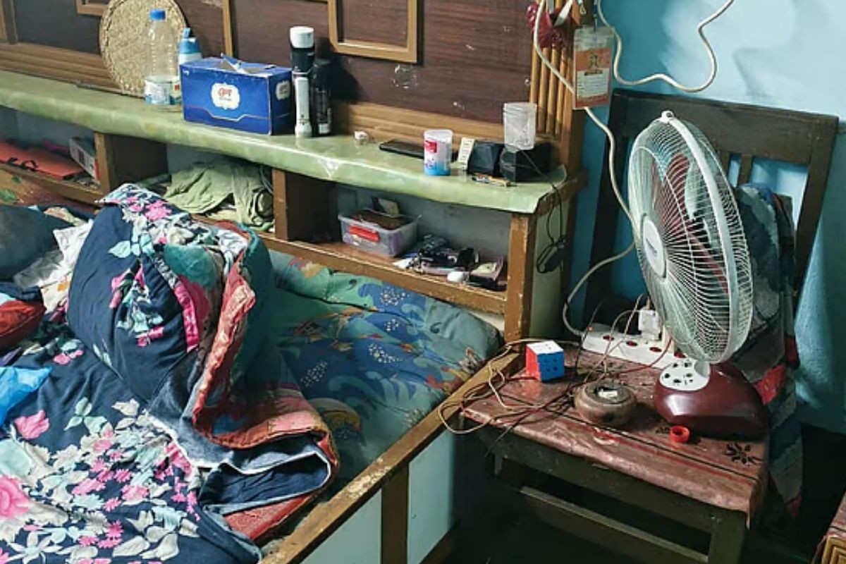 পূজা দেখতে মণ্ডপে পরিবার, খালি বাসা থেকে সোনা ও নগদ টাকা লুট