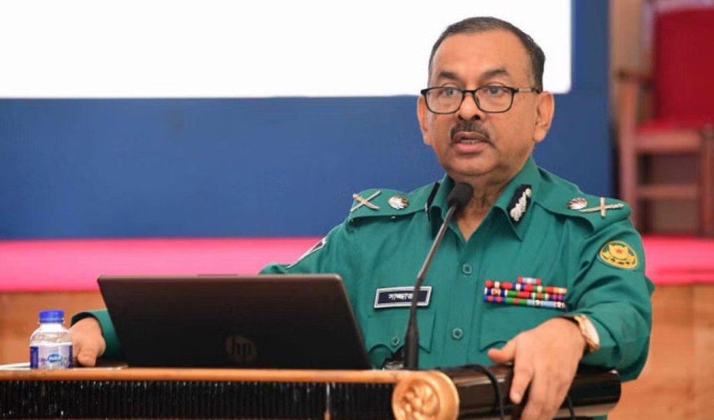 পূজায় কোনো নিরাপত্তা ঝুঁকি নেই : ডিএমপি কমিশনার 4 পূজায় কোনো নিরাপত্তা ঝুঁকি নেই 1759297073 পূজায় কোনো নিরাপত্তা ঝুঁকি নেই : ডিএমপি কমিশনার