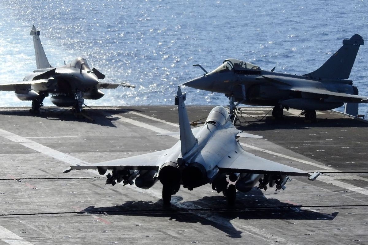 ইউক্রেনে রাশিয়ার ভয়াবহ হামলা পর পোল্যান্ডে যুদ্ধবিমান মোতায়েন