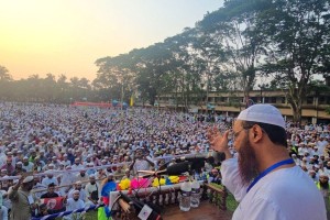 বিএনপি ক্ষমতায় এলে সুন্দরী নারীরা রাস্তায় বের হতে পারবে না: ফয়জুল করিম
