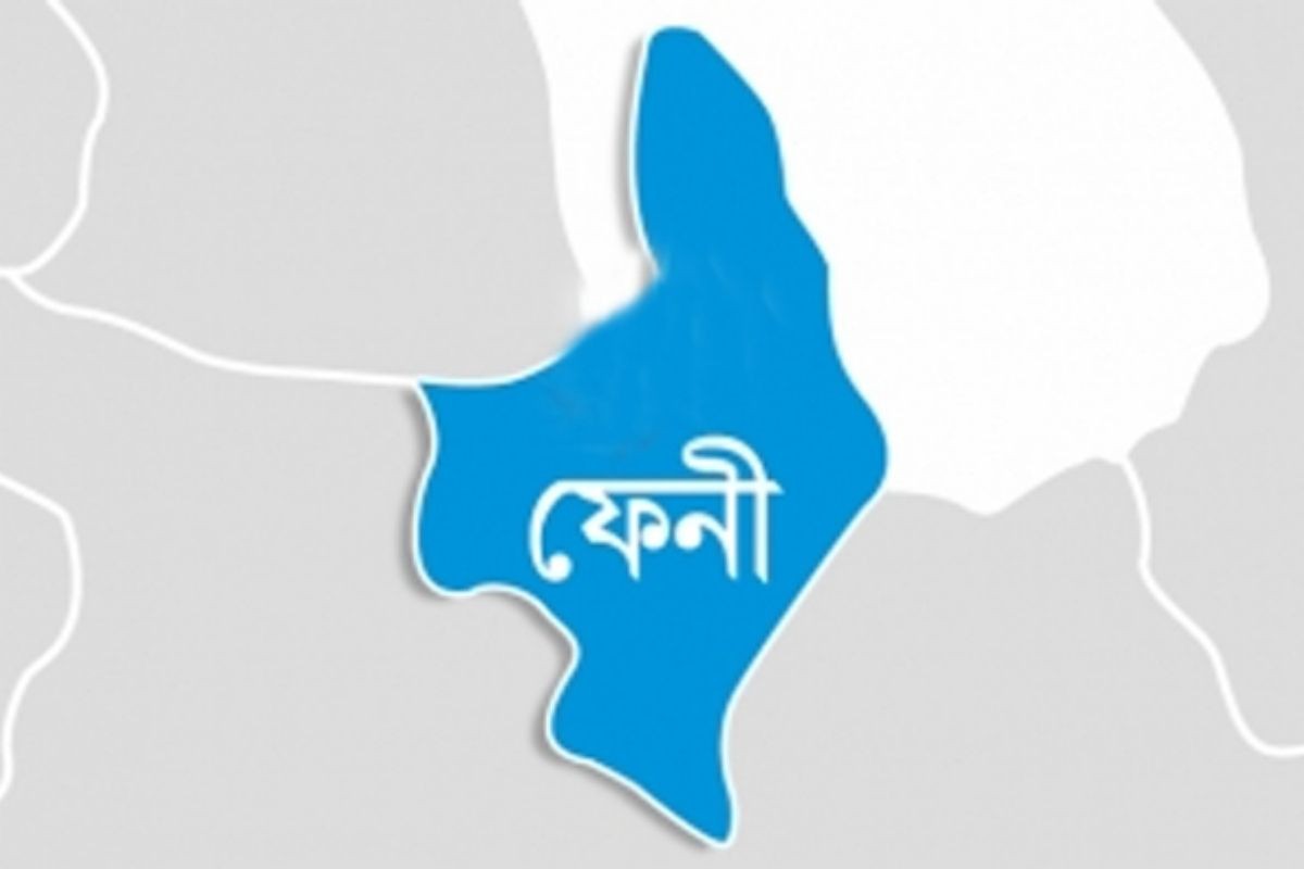 ফেনীতে বাস উল্টে ৩ জন নিহত