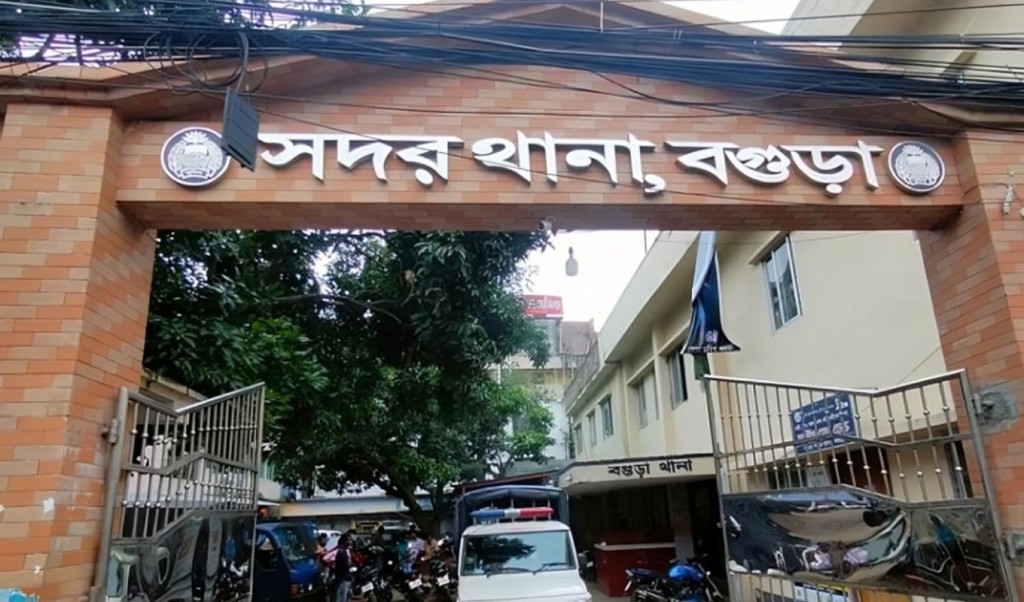 বগুড়ায় ভাড়া বাসা থেকে প্রবাসীর স্ত্রীর অর্ধগলিত লাশ উদ্ধার 3 বগুড়ায় ভাড়া বাসা থেকে প্রবাসীর স্ত্রীর অর্ধগলিত লাশ উদ্ধার 1759387304 বগুড়ায় ভাড়া বাসা থেকে প্রবাসীর স্ত্রীর অর্ধগলিত লাশ উদ্ধার