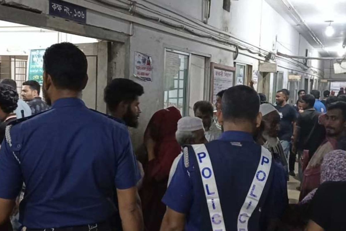 বাস কাউন্টার দখল নিয়ে দুপক্ষের সংঘর্ষে আহত ২৫