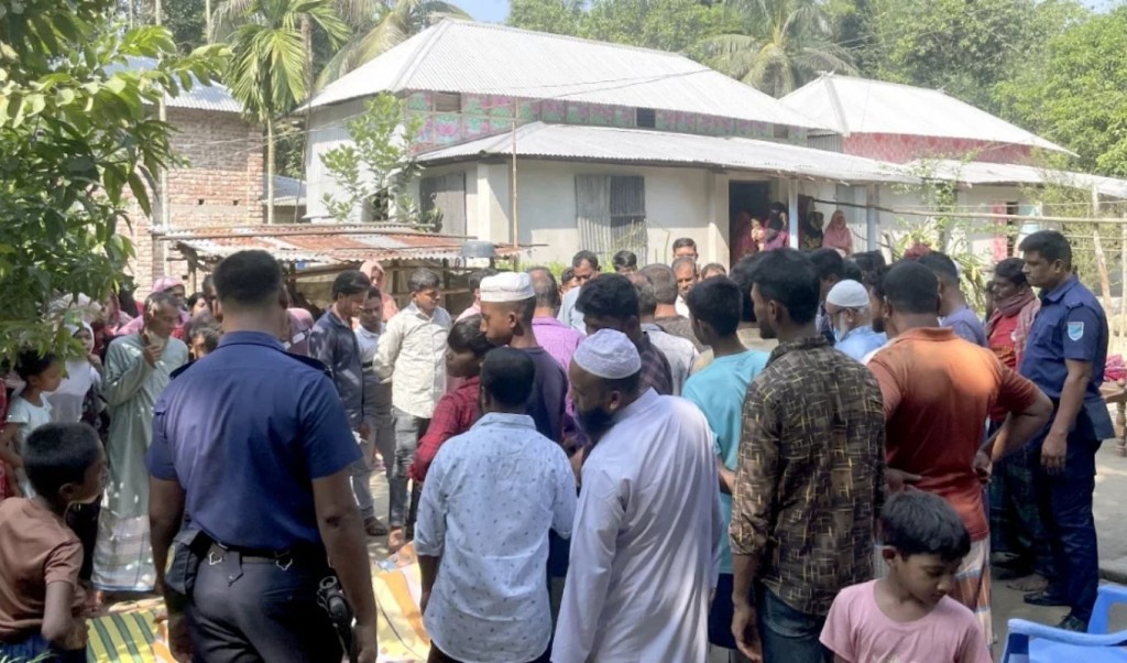 বাসররাতে যুবকের রহস্যজনক মৃত্যু 3 বাসররাতে যুবকের রহস্যজনক মৃত্যু 1761290312 বাসররাতে যুবকের রহস্যজনক মৃত্যু