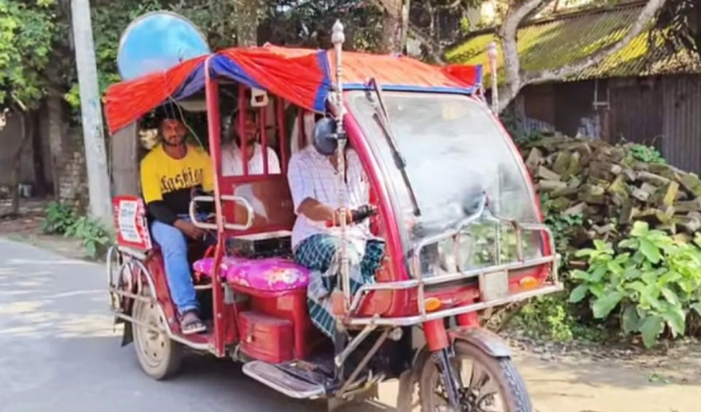 বিএনপির নামে নীরব চাঁদাবাজি, সতর্ক করতে মাইকিং 4 বিএনপির নামে নীরব চাঁদাবাজি সতর্ক করতে মাইকিং 1760520346 বিএনপির নামে নীরব চাঁদাবাজি, সতর্ক করতে মাইকিং