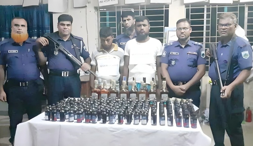বিপুল পরিমাণ ফেনসিডিল-মদসহ আটক ২ 4 বিপুল পরিমাণ ফেনসিডিল মদসহ আটক ২ 1761018897 বিপুল পরিমাণ ফেনসিডিল-মদসহ আটক ২