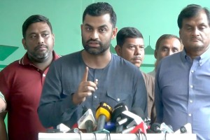 বিসিবি নির্বাচন থেকে সরে দাঁড়ালেন তামিম