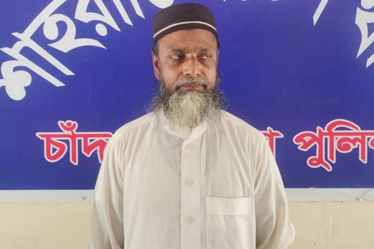 বোরকা পরে চাচাকে কুপিয়ে জখম, ভাতিজা গ্রেপ্তার