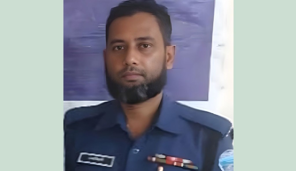 ব্যারাকে নিজ কক্ষ থেকে পুলিশের মরদেহ উদ্ধার 4 ব্যারাকে নিজ কক্ষ থেকে পুলিশের মরদেহ উদ্ধার 1759636857 ব্যারাকে নিজ কক্ষ থেকে পুলিশের মরদেহ উদ্ধার