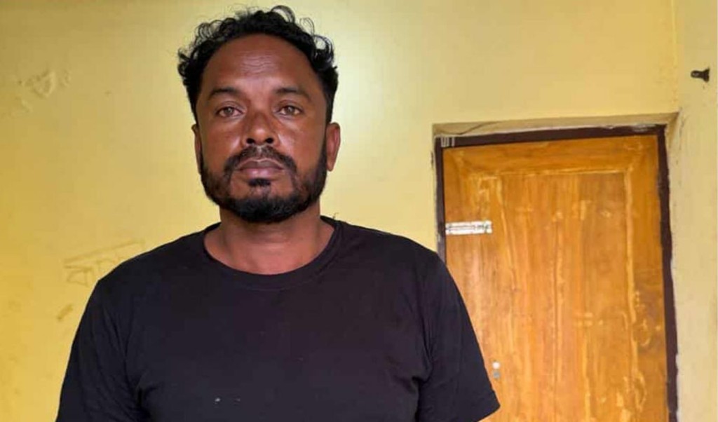 ব্রাহ্মণবাড়িয়ায় বন্ধুকে কুপিয়ে ও গলা কেটে হত্যা, যুবক গ্রেপ্তার 6 ব্রাহ্মণবাড়িয়ায় বন্ধুকে কুপিয়ে ও গলা কেটে হত্যা যুবক গ্রেপ্তার 1760695985 ব্রাহ্মণবাড়িয়ায় বন্ধুকে কুপিয়ে ও গলা কেটে হত্যা, যুবক গ্রেপ্তার