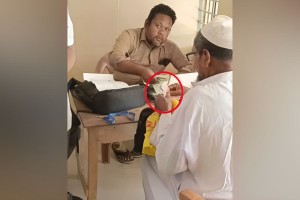 ভূমি অফিসে দরাদরি করে ঘুষ গ্রহণের ভিডিও ভাইরাল