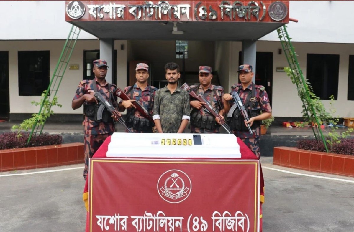 যশোরে সোয়া কোটি টাকার স্বর্ণসহ পাচারকারী আটক