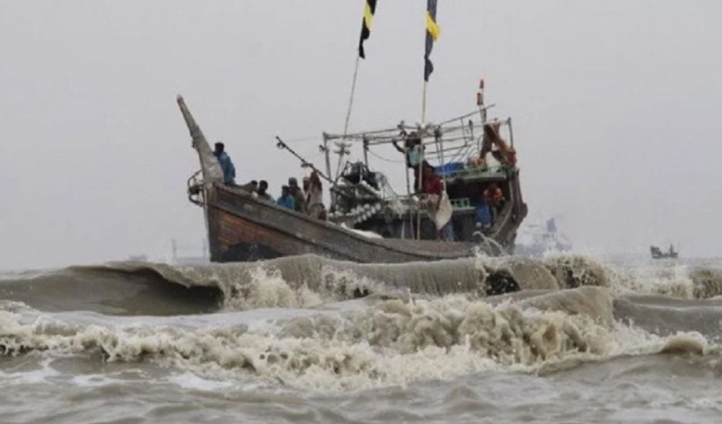 বঙ্গোপসাগরে আটকা পড়া ট্রলারসহ ২৬ জেলে উদ্ধার 3 প্রতীকী ছবি