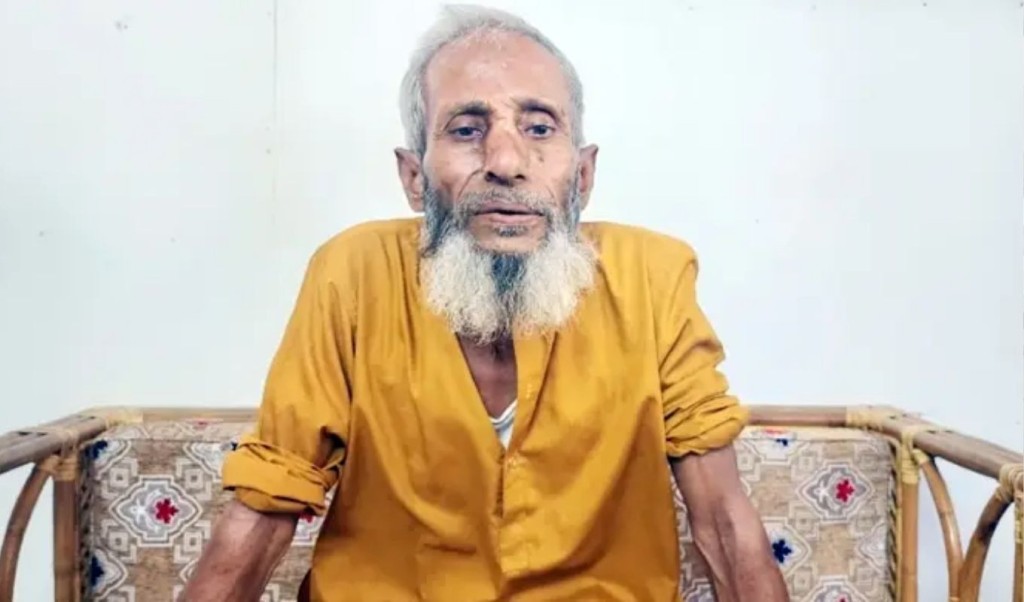 মাদকাসক্ত ছেলের নির্যাতন থেকে বাঁচতে ইউএনওর কাছে বৃদ্ধের অভিযোগ 3 মাদকাসক্ত ছেলের নির্যাতন থেকে বাঁচতে ইউএনওর কাছে বৃদ্ধের অভিযোগ 1761834963 মাদকাসক্ত ছেলের নির্যাতন থেকে বাঁচতে ইউএনওর কাছে বৃদ্ধের অভিযোগ