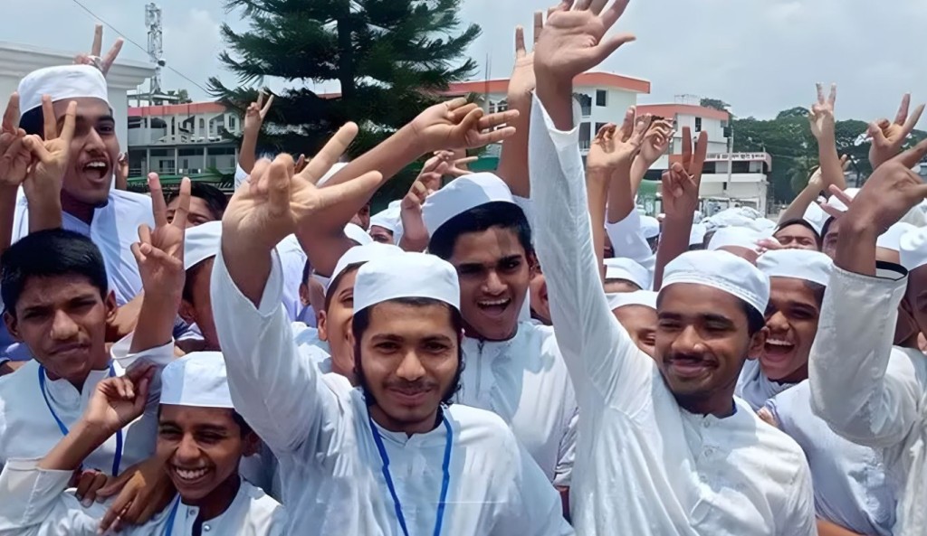 মাদ্রাসা বোর্ডে পাশের হার ৭৫.৬১%, জিপিএ-৫ পেলেন কতোজন? 4 মাদ্রাসা বোর্ডে পাশের হার ৭৫.৬১ জিপিএ ৫ কতো 1760590948 মাদ্রাসা বোর্ডে পাশের হার ৭৫.৬১%, জিপিএ-৫ পেলেন কতোজন?