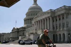 মার্কিন যুক্তরাষ্ট্রে চলছে শাটডাউনের দ্বিতীয় দিন : খাদ্য সহায়তা ও উদ্যান বন্ধ