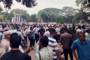 শহীদ মিনারে সারাদেশের শিক্ষকরা, কিছুক্ষণের মধ্যেই শুরু হবে ‘মার্চ টু যমুনা’