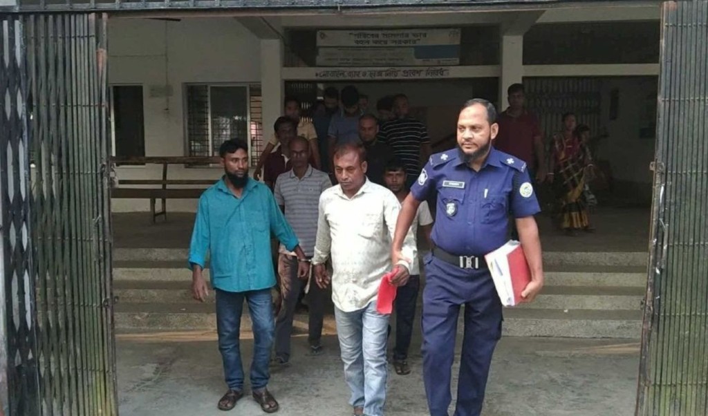 মিথ্যা মামলা করায় বাদীকে কারাদণ্ড ও অর্থদণ্ড দিলো আদালত 3 মিথ্যা মামলা করায় বাদীকে কারাদণ্ড ও অর্থদণ্ড দিলো অদালত 1760510851 মিথ্যা মামলা করায় বাদীকে কারাদণ্ড ও অর্থদণ্ড দিলো আদালত