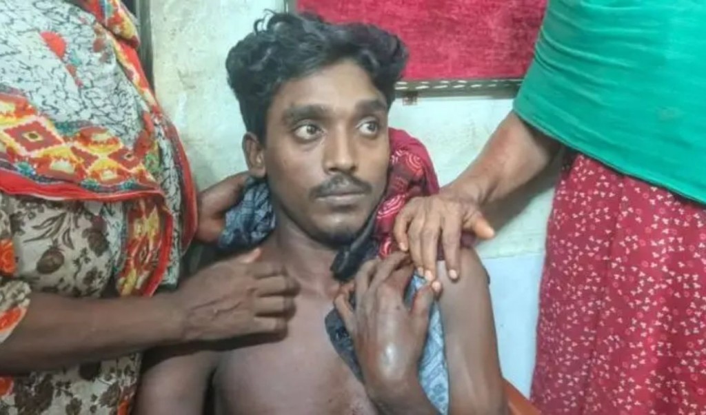 মোটরসাইকেলযোগে এসে দুই যুবককে গুলি করলো দুর্বৃত্তরা 3 মোটরসাইকেলযোগে এসে দুই যুবককে গুলি করলো দুর্বৃত্তরা 1760495393 মোটরসাইকেলযোগে এসে দুই যুবককে গুলি করলো দুর্বৃত্তরা
