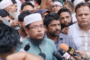 যমুনা অভিমুখে ঘেরাও কর্মসূচি স্থগিত, আমরণ অনশনের ঘোষণা শিক্ষকদের