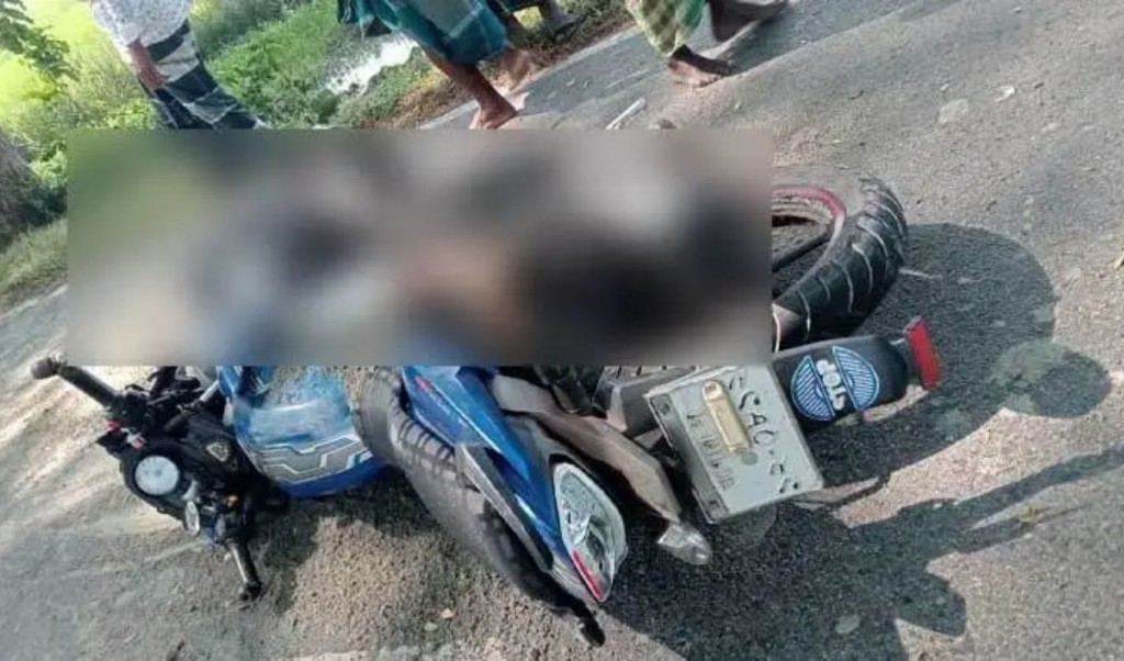 যশোরে ট্রলির সঙ্গে মোটরসাইকেলের সংঘর্ষ, নিহত ২ 3 যশোরে ট্রলির সঙ্গে মোটরসাইকেলের সংঘর্ষ নিহত ২ 1761293119 যশোরে ট্রলির সঙ্গে মোটরসাইকেলের সংঘর্ষ, নিহত ২