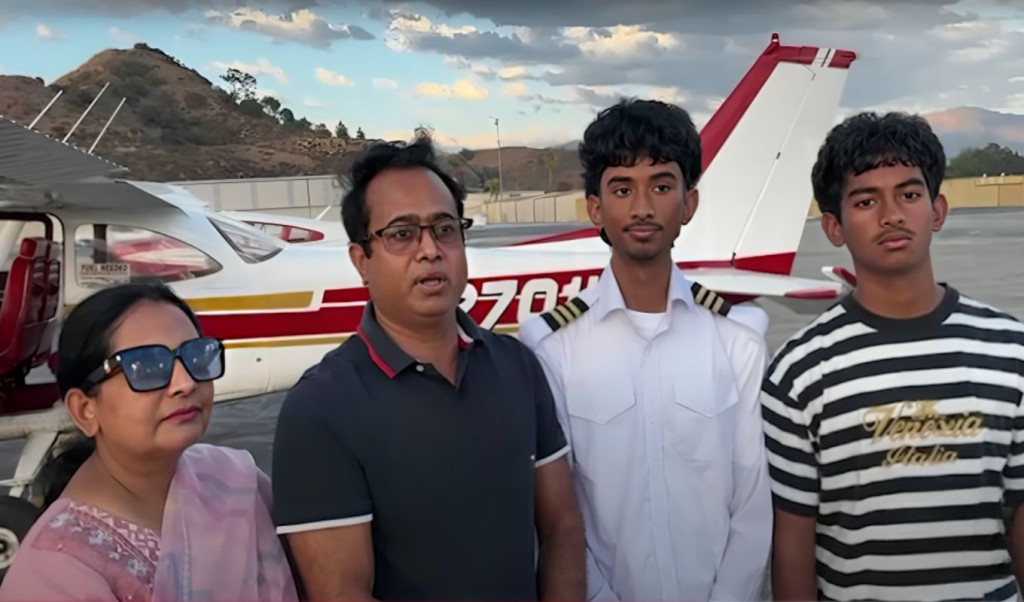 যুক্তরাষ্ট্রে ১৭ বছর বয়সেই পাইলট হলেন বাংলাদেশি কিশোর মাহির 4 যুক্তরাষ্ট্রে ১৭ বছর বয়সেই পাইলট হলেন বাংলাদেশি কিশোর মাহির 1759823671 যুক্তরাষ্ট্রে ১৭ বছর বয়সেই পাইলট হলেন বাংলাদেশি কিশোর মাহির