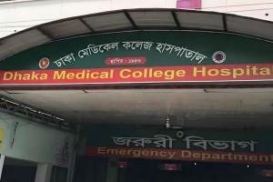 রাজধানীতে ছিনতাইকারীর ছুরিকাঘাতে আহত ৩