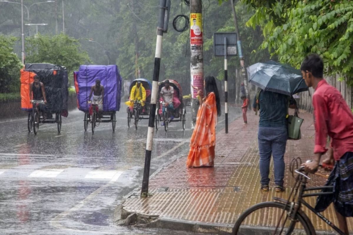 রাজধানীতে বজ্রবৃষ্টি ও তাপমাত্রা বৃদ্ধির পূর্বাভাস