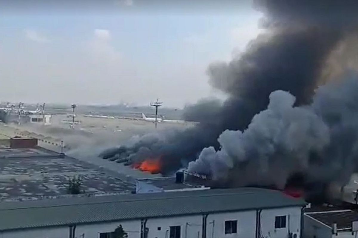 শাহজালাল বিমানবন্দরের ভয়াবহ আগুন