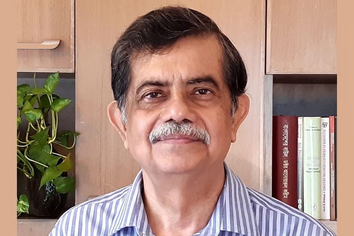 শিক্ষা উপদেষ্টাকে আইনি নোটিশ