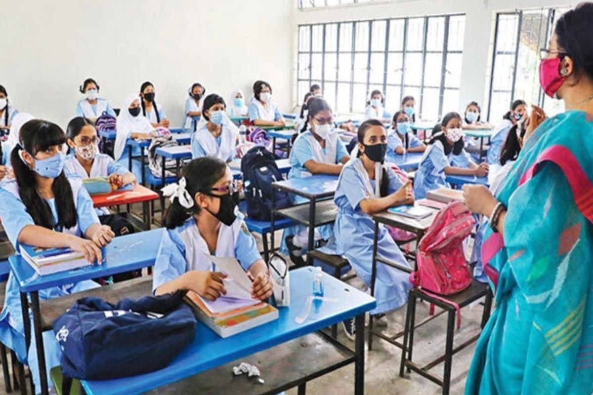 শিক্ষাপ্রতিষ্ঠানে শনিবারের ক্লাস নিয়ে বিভ্রান্তি