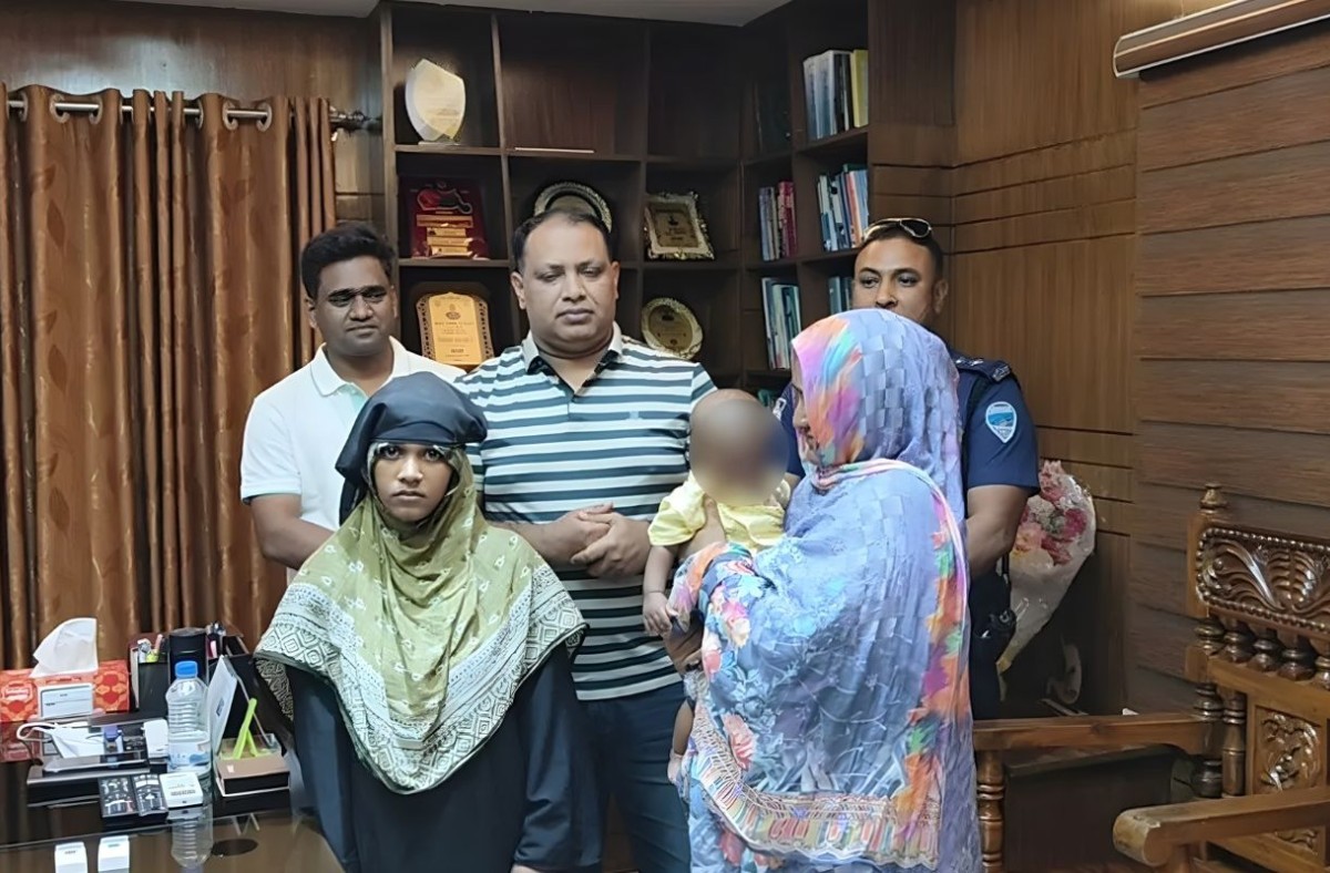 শিশুকে অপহরণ করে এক লাখ ২০ হাজার টাকায় বিক্রি, নারী গ্রেপ্তার