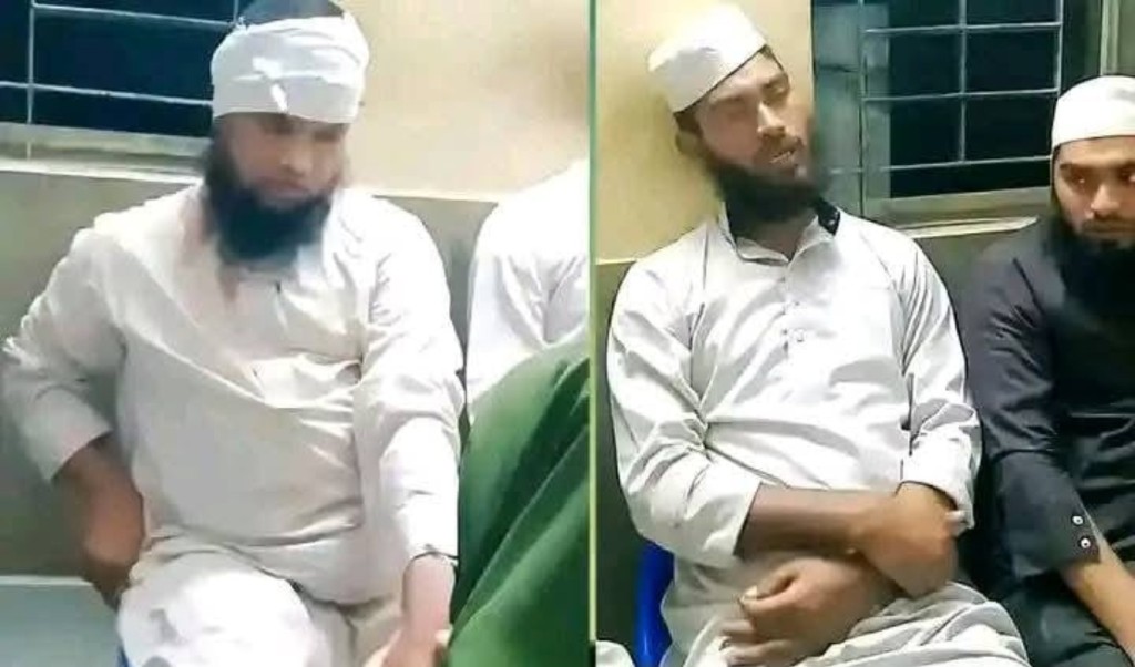 শেরপুরে তৌহিদী জনতাকে গণধোলাই 4 শেরপুরে তৌহিদী জনতাকে গণধোলাই 1760885695 শেরপুরে তৌহিদী জনতাকে গণধোলাই