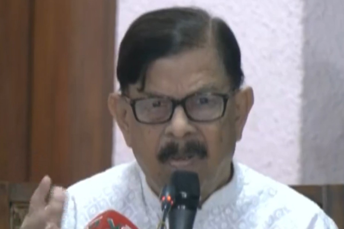 সনদে নোট অব ডিসেন্ট বাদ দেয়া ফোর টুয়েন্টিগিরি: মান্না