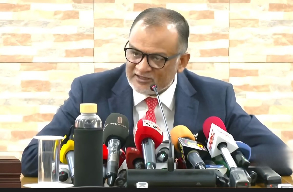 সরকার ভোজ্যতেলের দাম বাড়ায়নি: বাণিজ্য উপদেষ্টা