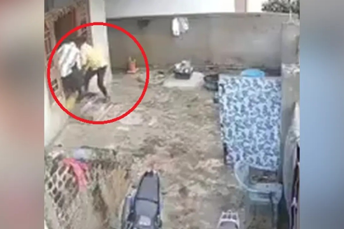 সিনেমার স্টাইলে মেয়েকে অপহরণ করলেন মা-বাবা