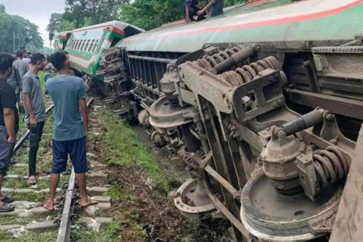 সিলেটে ট্রেন লাইনচ্যুত হওয়ার দুই ঘণ্টা পর রেল যোগাযোগ স্বাভাবিক