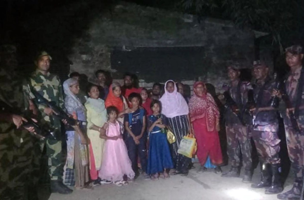 সীমান্তে পতাকা বৈঠকে ১৫ বাংলাদেশিকে হস্তান্তর বিএসএফের