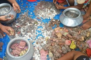 সেই ভিক্ষুকের কাছে মিলল আরও এক বস্তা টাকা!