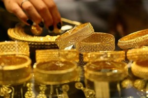 সোনার দামে নতুন ইতিহাস, ভরি ছাড়াল ২ লাখ