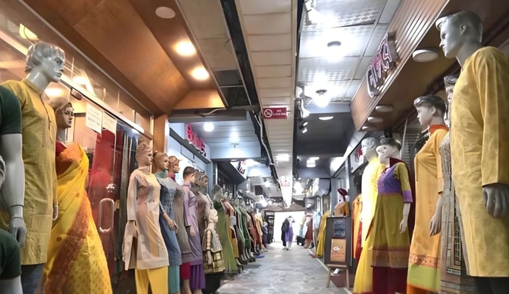 সোমবার ঢাকার যেসব মার্কেট বন্ধ 4 সোমবার ঢাকার যেসব এলাকার মার্কেট বন্ধ 1760334519 সোমবার ঢাকার যেসব মার্কেট বন্ধ