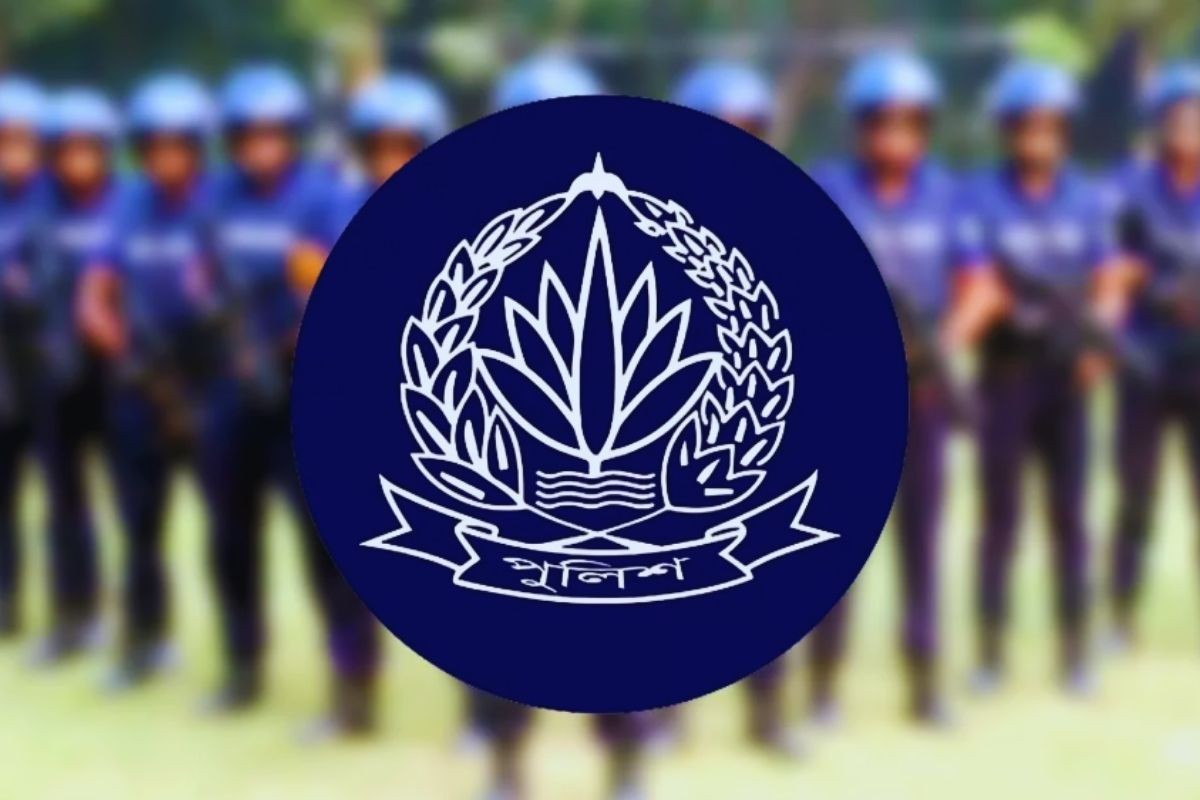 স্ত্রীকে দিয়ে এসপি ও ওসির বিরুদ্ধে মামলা করে আলোচনায় এসআই মনিরুজ্জামান
