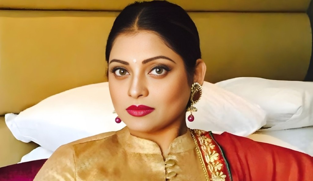 স্বর্ণ চুরির অভিযোগে অভিনেত্রী গ্রেপ্তার 4 স্বর্ণ চুরির অভিযোগে অভিনেত্রী গ্রেপ্তার 1761890963 স্বর্ণ চুরির অভিযোগে অভিনেত্রী গ্রেপ্তার