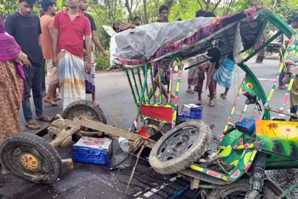 স্বামীর পর স্ত্রীর মৃত্যু, হাসপাতালে দুই ছেলে