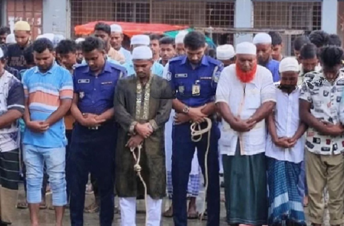 হাতকড়া পরেই বাবার জানাজায় যুবলীগ নেতা