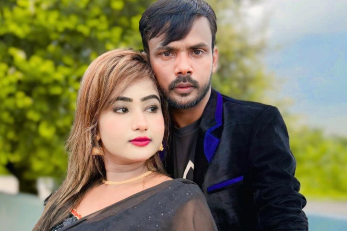 হিরো আলম ইস্যুতে নিজের অবস্থান জানালেন রিয়া মনি