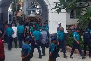 ১৫ সেনা কর্মকর্তাকে কারাগারে পাঠানোর নির্দেশ