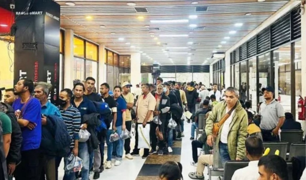 লিবিয়া থেকে দেশে ফিরল প্রতারণার শিকার ৩০৯ বাংলাদেশি 4 ৩০৯ 1761308144 লিবিয়া থেকে দেশে ফিরল প্রতারণার শিকার ৩০৯ বাংলাদেশি